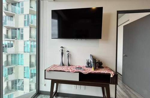 Mata Redonda Apartamento | Macaw at 20's Pool, Gym & Stylish City Stay