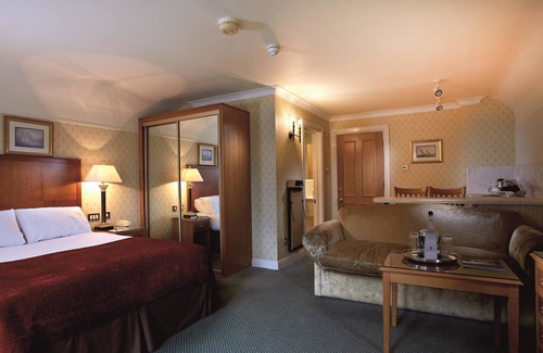 New Forest District Hotel | Macdonald Elmers Court Hotel