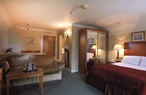 New Forest District Hotel | Macdonald Elmers Court Hotel