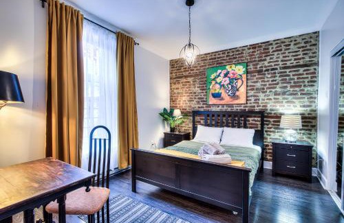 Downtown Montreal Apartamento | Mackay Street Downtown - Bell Center, Nightlife, & Metro at your doorstep!