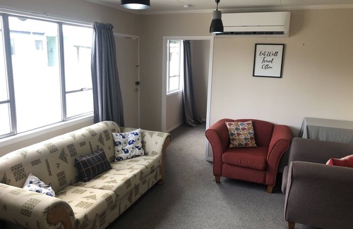 Twizel Casa | Mackenzie Cottage - 5 min walk town!