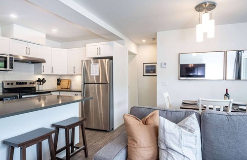 Revelstoke Condominio | Mackenzie Village Condo with Private Hot Tub