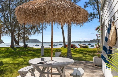 Great Mackerel Beach Cabaña | Mackeral Beach Cottage by TCC