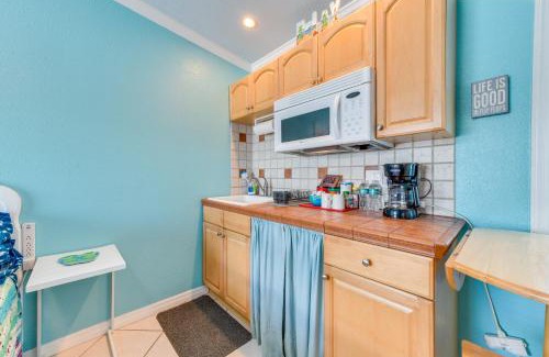 Madeira Beach Apartamento | Madeira Beach Studio Walk to Johns Pass!