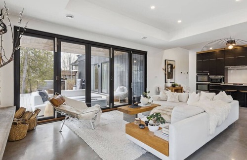 Collingwood Casa | Madeline by the Bay: Serene Sanctuary Retreat