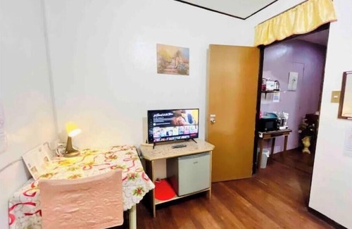 Novaliches Apartamento | Madera near SM Novaliches, Aircon/WiFi/Karaoke