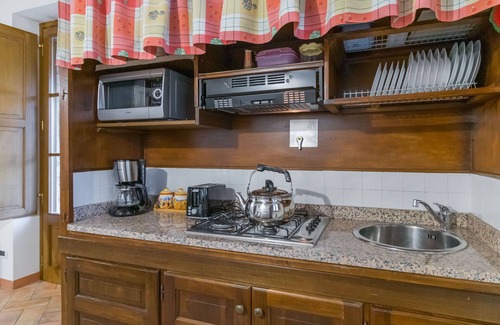 Casamaggiore Apartamento | Madone E, apartamento en un agriturismo. Piscina, WiFi, tenis