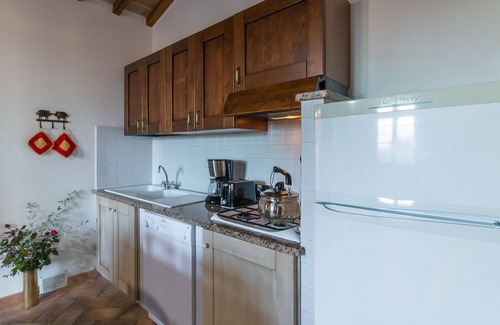 Casamaggiore Apartamento | Madone O, apartamento en un agriturismo. Piscina, WiFi, tenis