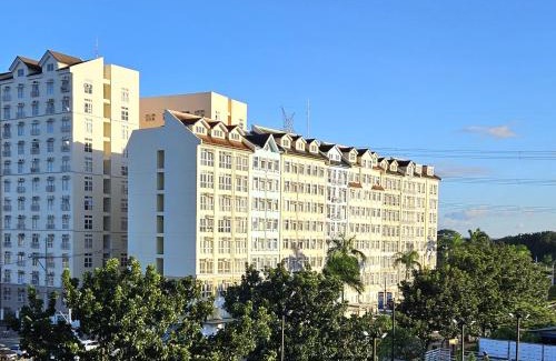 Binan City Apartamento | Mados Serene Condo with Southwoods Skyline View