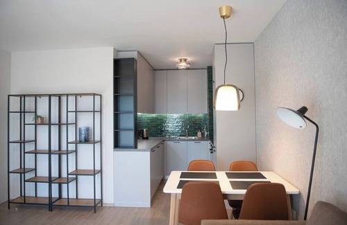 rajon Vrabnitsa Apartamento | Madrid: A modern 2-bedroom apartment with parking