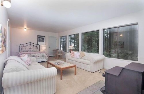 Sea Ranch Casa | Madrone Meadow