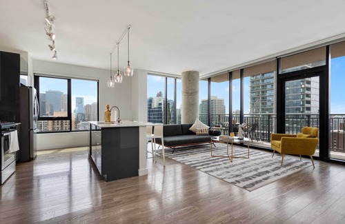 Near North Side Apartamento | Prestigious Apartment 2Bd @Aurelien Full Amenities