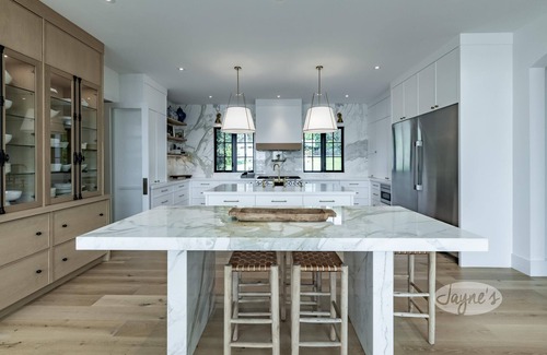 Shanty Bay Cabaña | Magazine worthy 8 bed 7 bath cottage on Lake Simcoe! South Exposure!