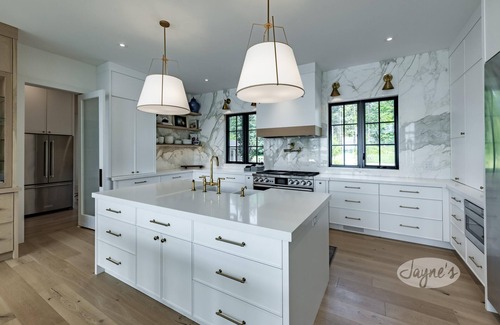 Shanty Bay Cabaña | Magazine worthy 8 bed 7 bath cottage on Lake Simcoe! South Exposure!