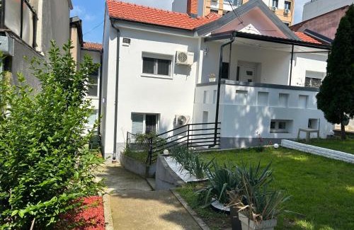 Zvezdara Apartamento | Magenta Garden