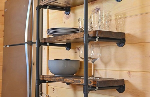 Lookout Valley Neighborhood Association Apartamento | Maggie Cabin | Enjoy Nature from a Forest Hot Tub