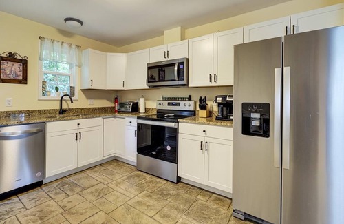 Wilmington Casa | Maggie's Midtown Bungalow