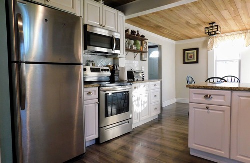 Wilmington Casa | Maggie's Village: 4 BR, 2 BA House in Wilmington, Sleeps 10