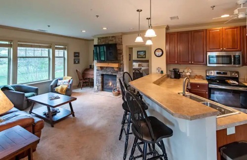 Maggie Valley Condominio | Maggie’s Hideaway - Mountain and Fairway view