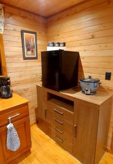 Canton Dota Chalet De Esquí | Magic Cabin in Jardín de Dota Real Costa Rica Farm Experience Breakfast incl & Trout Fishing & Private Lagoon & Garden & fruits