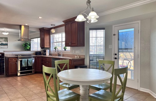 Lewisville Casa | Magic Oasis, Pool, Pavilion on large lot, Fantastic View, Sleep 16