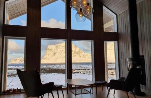 Vestvagøy Casa | Magic views and walking distance to best beaches