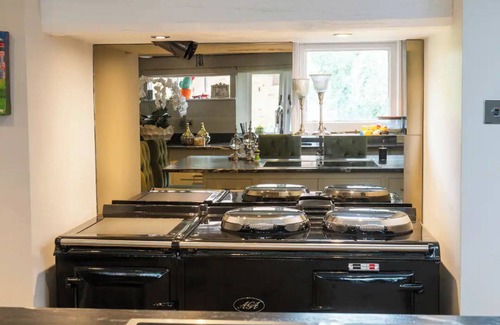 Little Witcombe Casa | Magical 5* Luxury 15th Century Tudor Entire Wing.