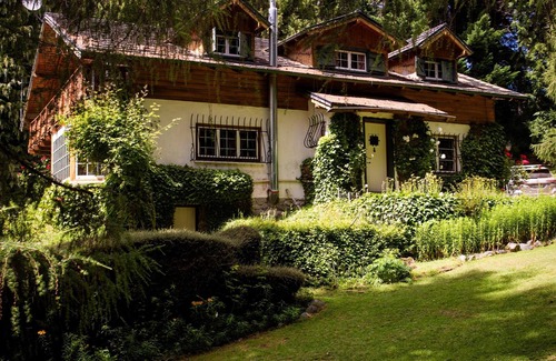 San Carlos de Bariloche Casa | Magical 5 bedroom house over Moreno Lake.