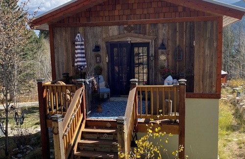 Twin Lakes Casa | Magical Artist Retreat