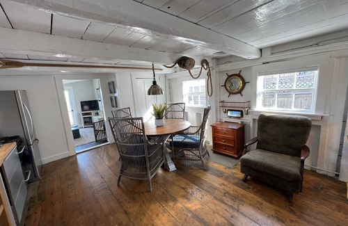 Commercial Street Cabaña | Magical Beachfront Cottage