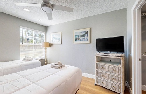 Royal Palm Bay Condominio | Magical condo with playground, pool, hot tub, tennis courts, & washer/dryer