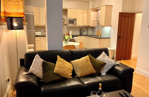 Watford Apartamento | Magical Converted Church Duplex Apartment, Close to Harry Potter Studios
