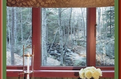 Dingmans Ferry Casa | Magical Cottage at the Governor's Retreat on Dingmans Creek