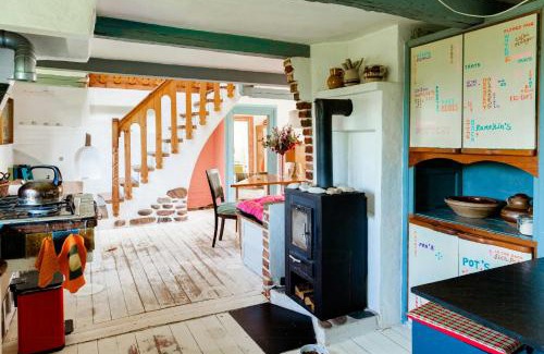 Trans Casa | Magical Farm House Right Next To The Sea