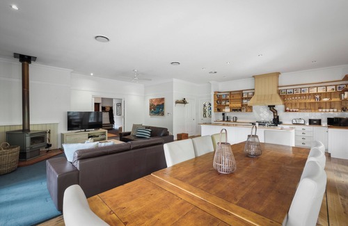 Lucaston Casa | Magical Lucindale - Gorgeous 4 Bedroom House - Lucaston