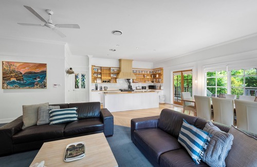 Lucaston Casa | Magical Lucindale - Gorgeous 4 Bedroom House - Lucaston