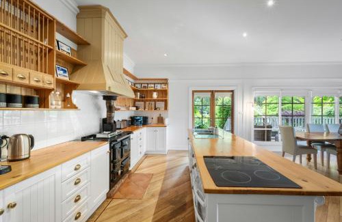 Lucaston Casa | Magical Lucindale - Gorgeous 4 Bedroom House