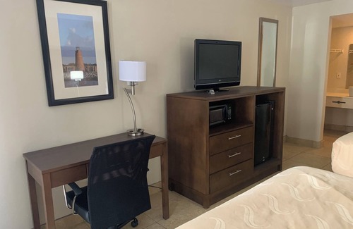 West Kissimmee Hotel | Magical Stays: Your Dream Retreat 6 Miles from Disney! Near Dining & Shopping
