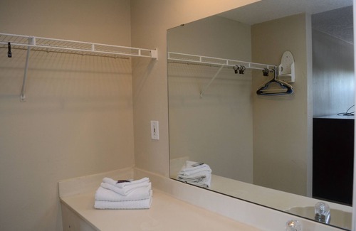 West Kissimmee Hotel | Magical Stays: Your Dream Retreat 6 Miles from Disney! Near Dining & Shopping