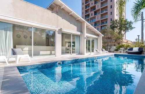Herzliya Pituach Villa | Villa-Villa-Baño con ducha-Terraza
