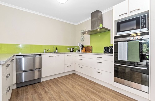 Waipu Casa | Magical Waipu - Central Family Holiday Home