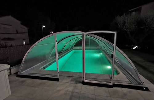 Vallpineda Villa | Magnífica y espaciosa villa con piscina y jardin