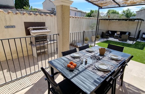 St.-Remy-de-Provence Villa | Magnificent villa with heated swimming pool 7 minutes from the city center