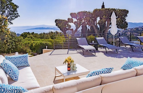 Les Issambres Villa | Magnificent air-conditioned villa with heated pool, sea view, parking