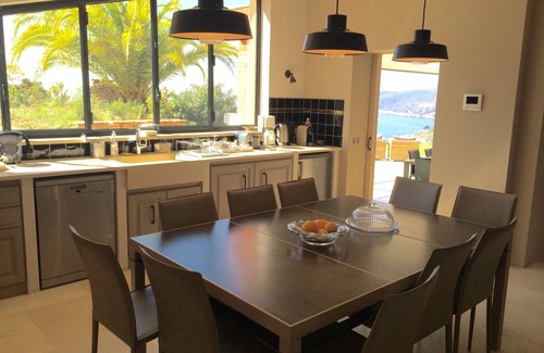 Cassis Villa | The Farm Anais Cassis tiene su sitio web personal en Internet y su video para ver ...