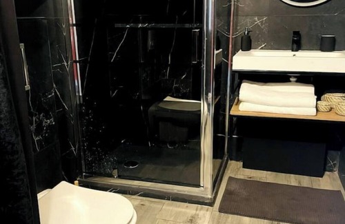 Saint-Cyprien Plage Apartamento | Magnificent apartment with whirlpool bath.