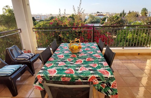 Canada Apartamento | Magnificent apartment located in a condominium with swimming pool and gardens