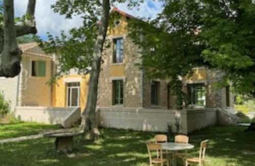 Le Thor Casa | Magnificent Bourgeois House Renovated with Elegance and Art Deco Style