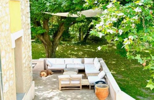 Le Thor Casa | Magnificent Bourgeois House Renovated with Elegance and Art Deco Style