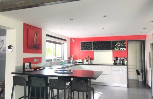 Cabries Villa | Hermosa villa de estilo moderno en una zona verde